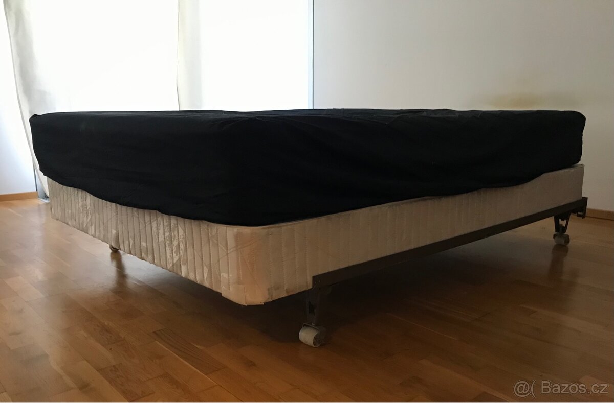 Bed - Queen size - 2