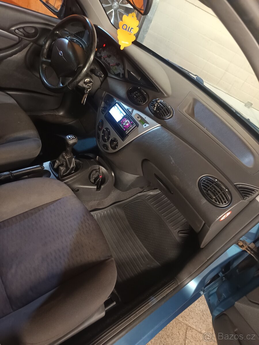Ford Focus 1.6i - 2