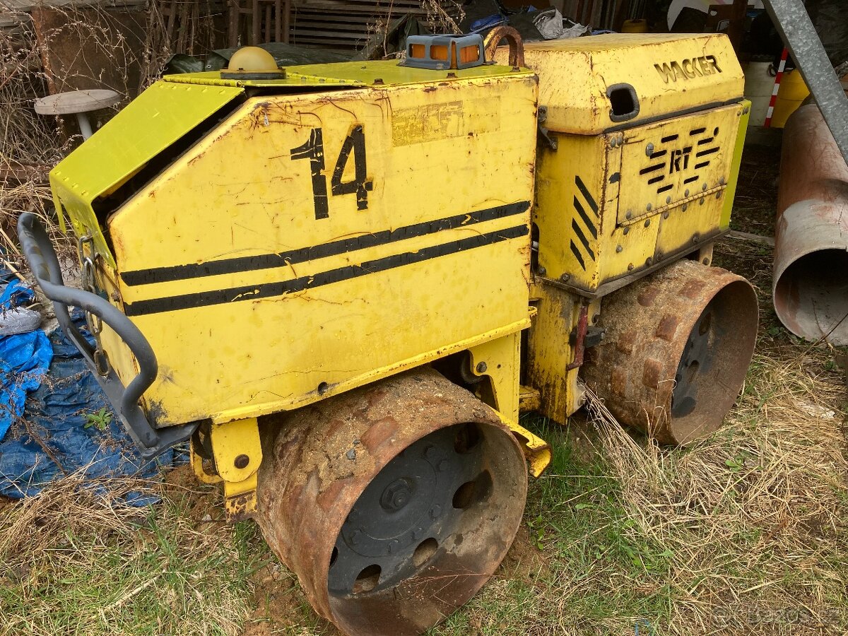 VIBRAČNÍ VÁLEC - WACKER - 2