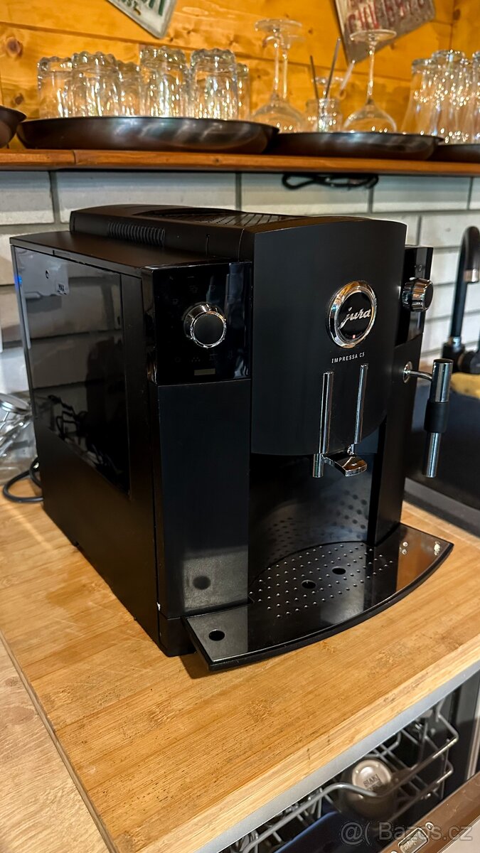 Automatický kávovar Jura Impressa C5 capuccino - 2