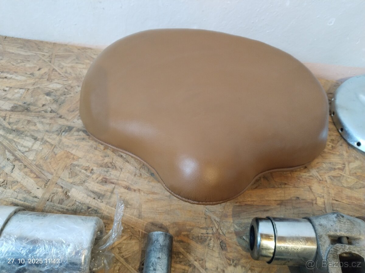 Jawa pérák,Ogar 350, ČZ 150C, Jawetta, pařez - 2