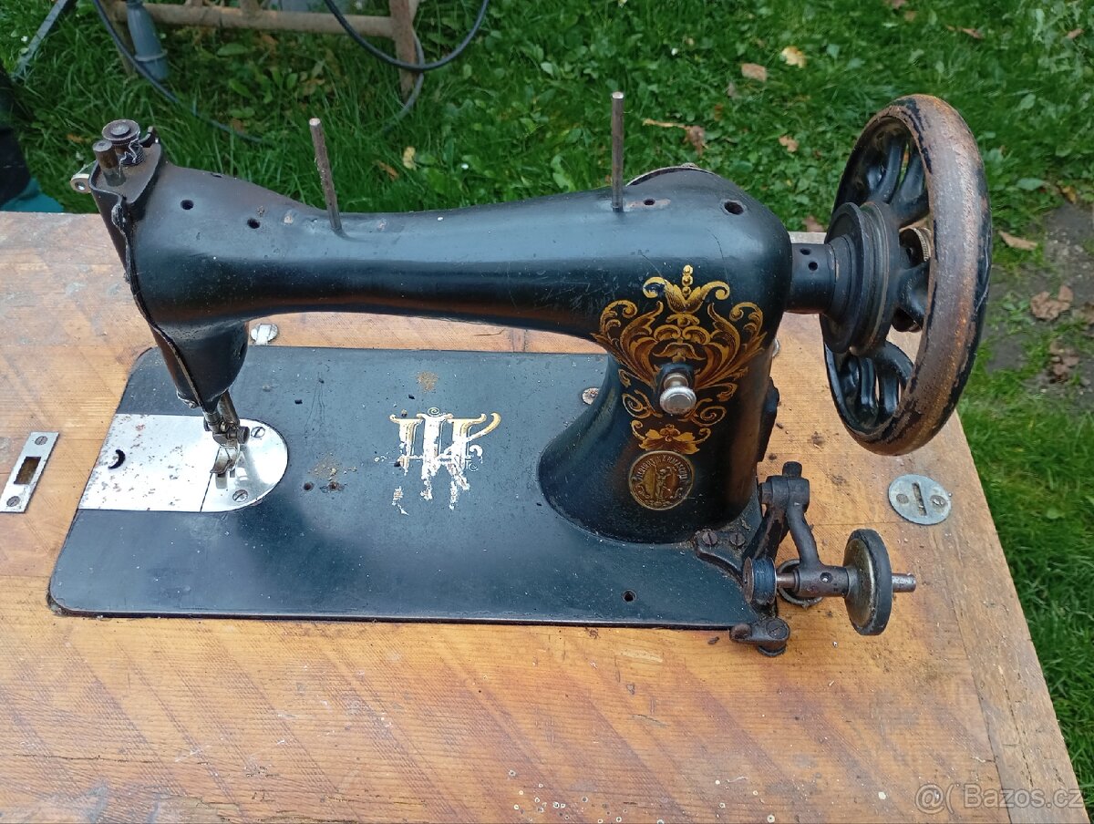 Starý šicí stroj Allricht - 2