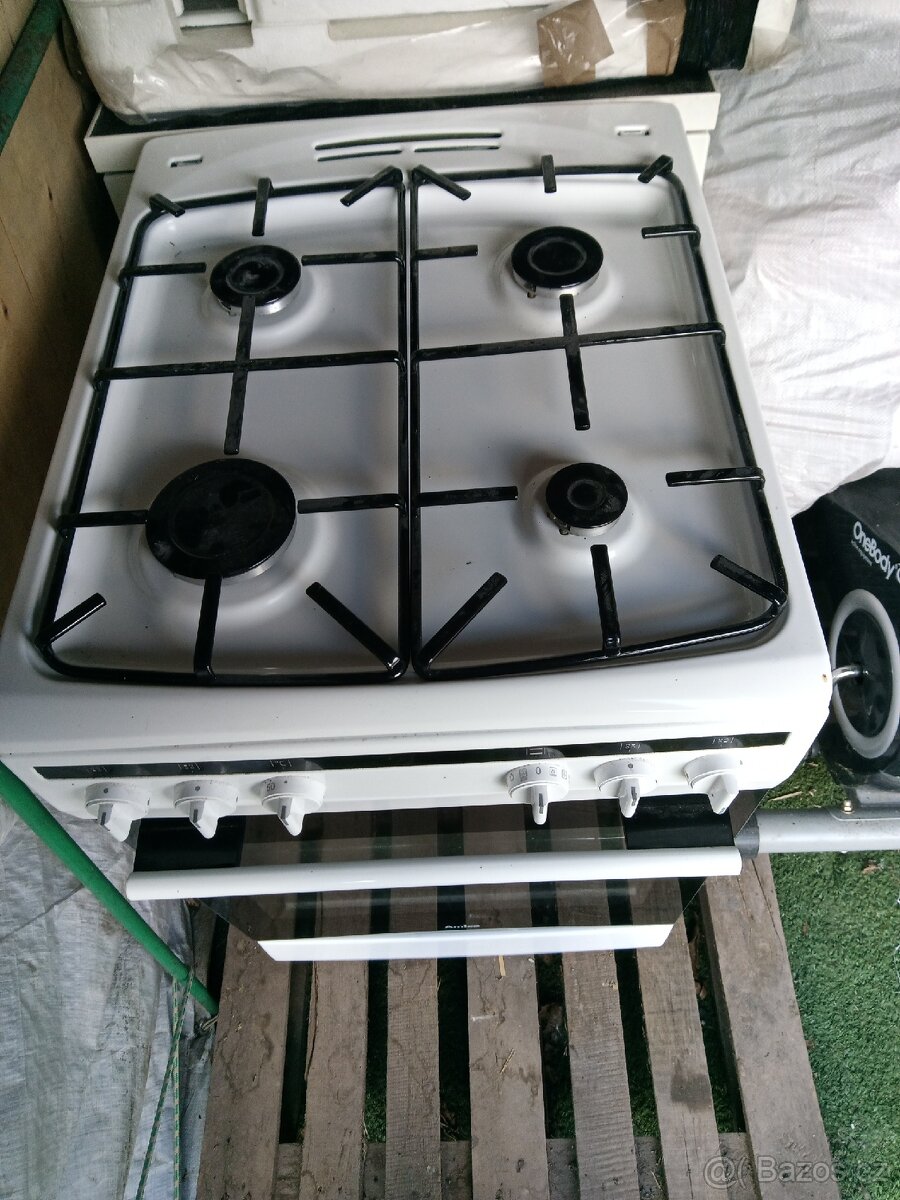 Zánovní sporák Amica - 2