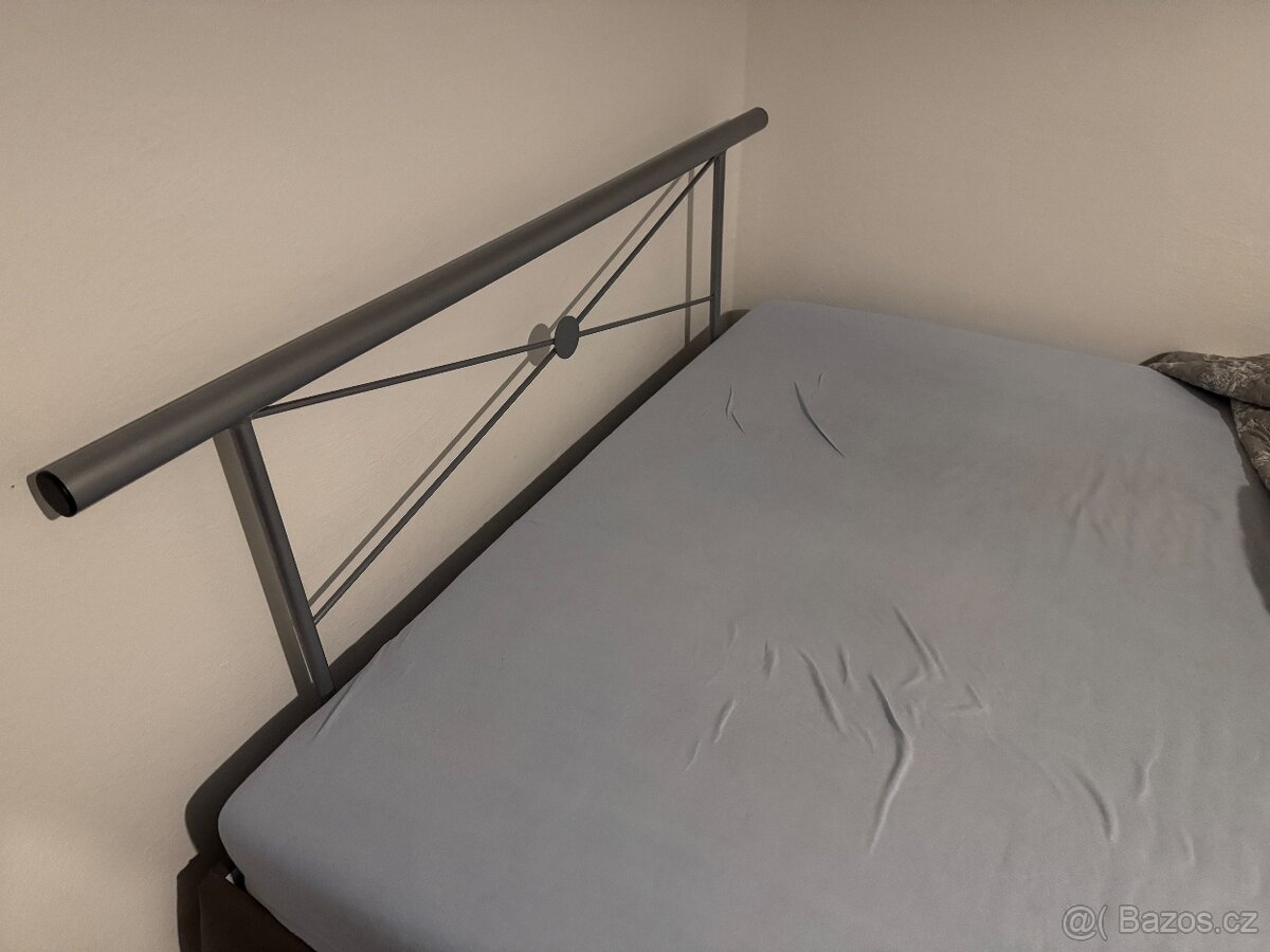 Postel s úložným prostorem - 2