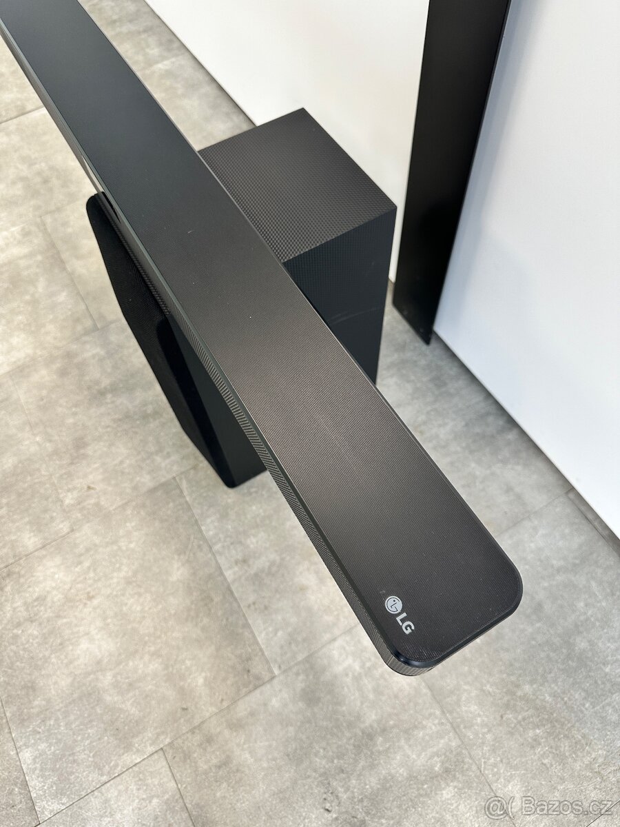 LG SL4Y – Soundbar s bezdrátovým subwooferem, 300W - 2