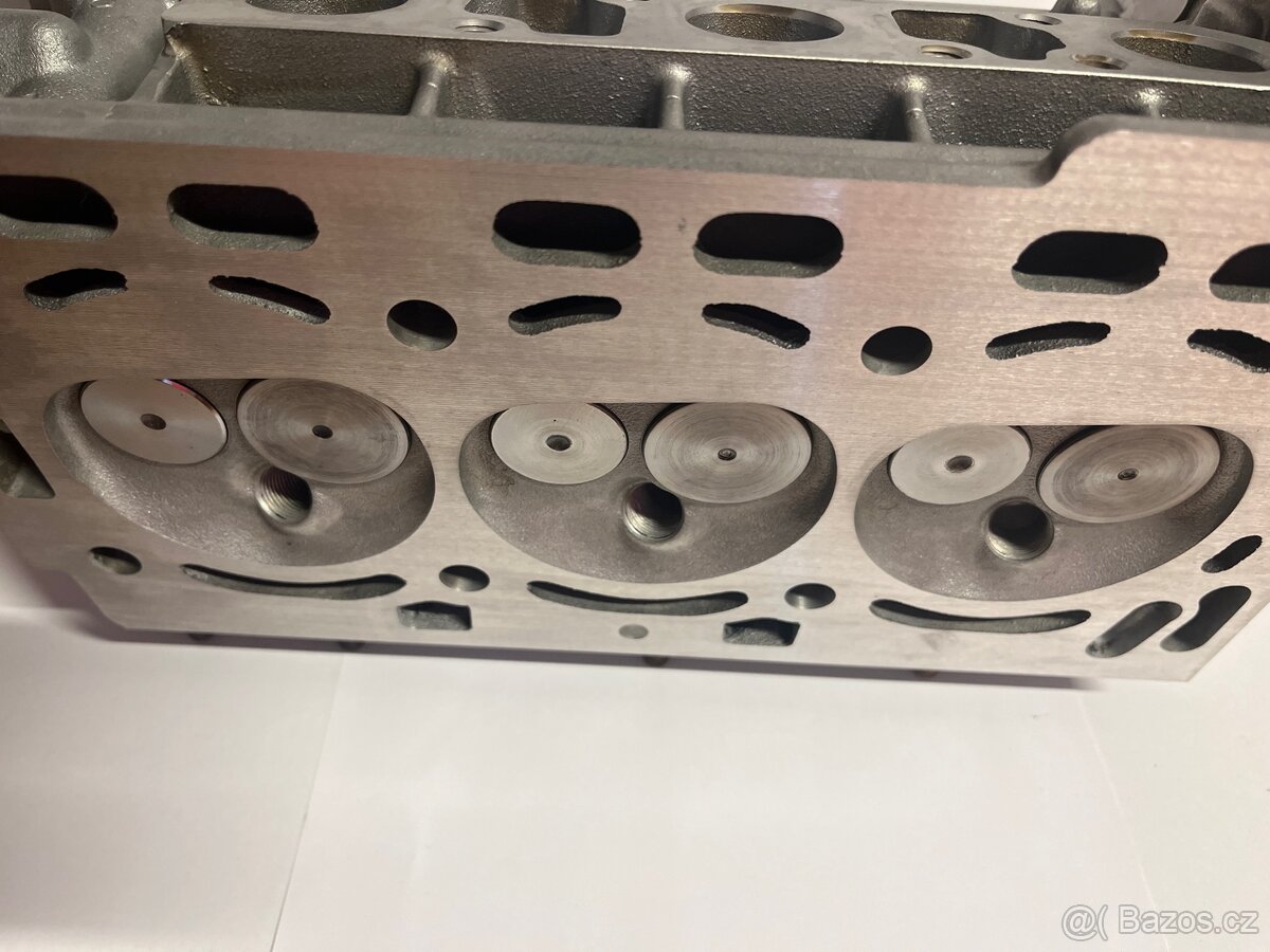 hlava motoru 1.2 6v - 2
