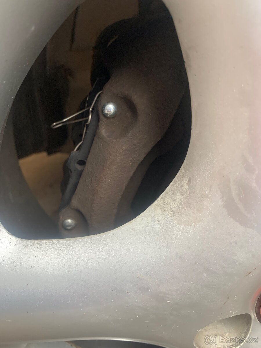 Prodám vyměním Mazdu 323F REZERVACE - 2