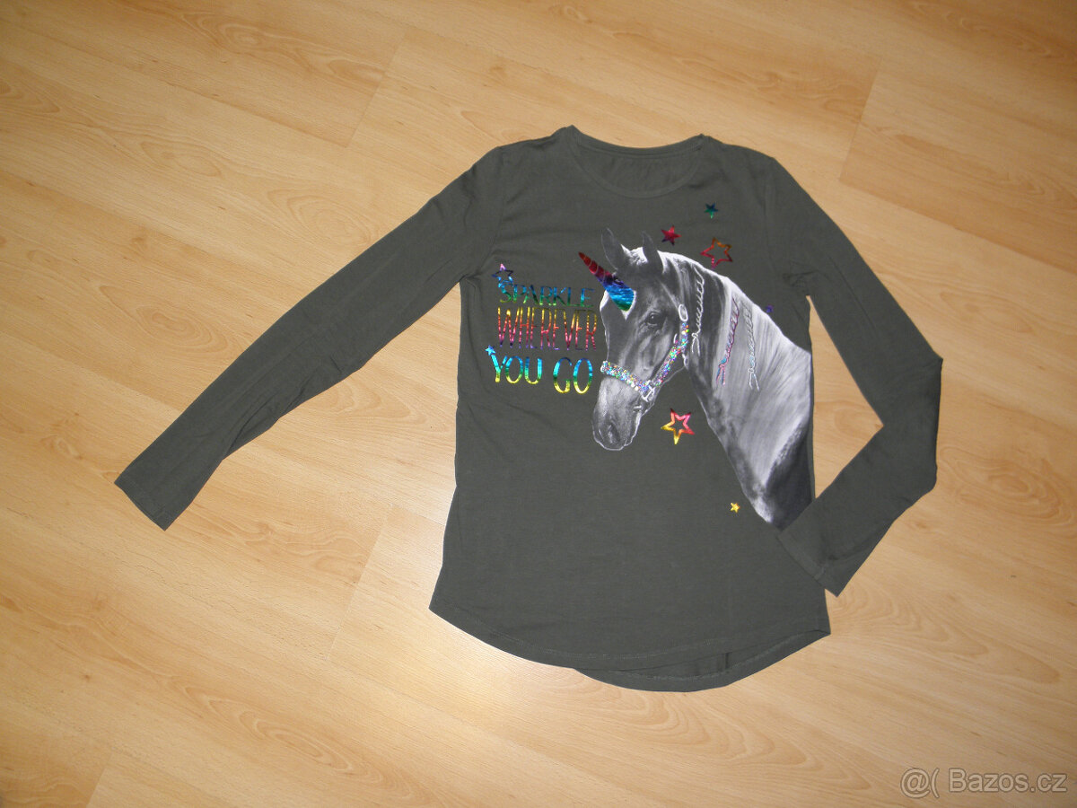 PĚKNÁ TRIKA S KOŇMI v. 158/164 - 2