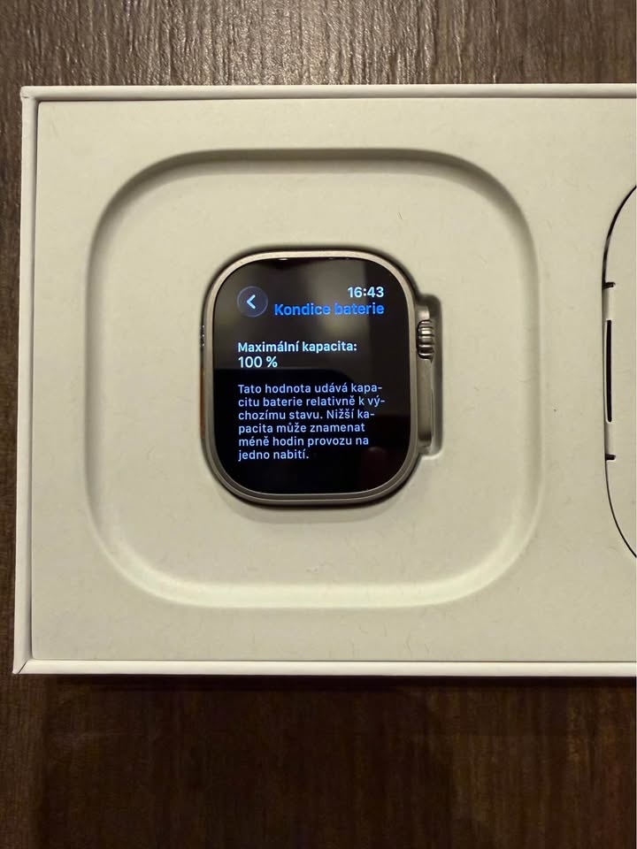 Apple Watch Ultra 2 49mm GPS Titanium - 2