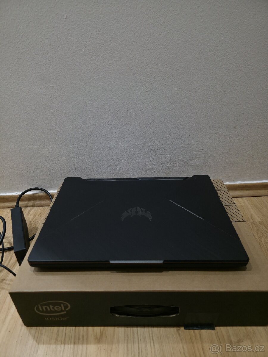 Herní notebook Asus Tuf Gaming - 2