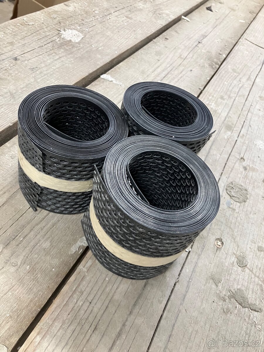 Zbytky materiálu ze stavby - 2