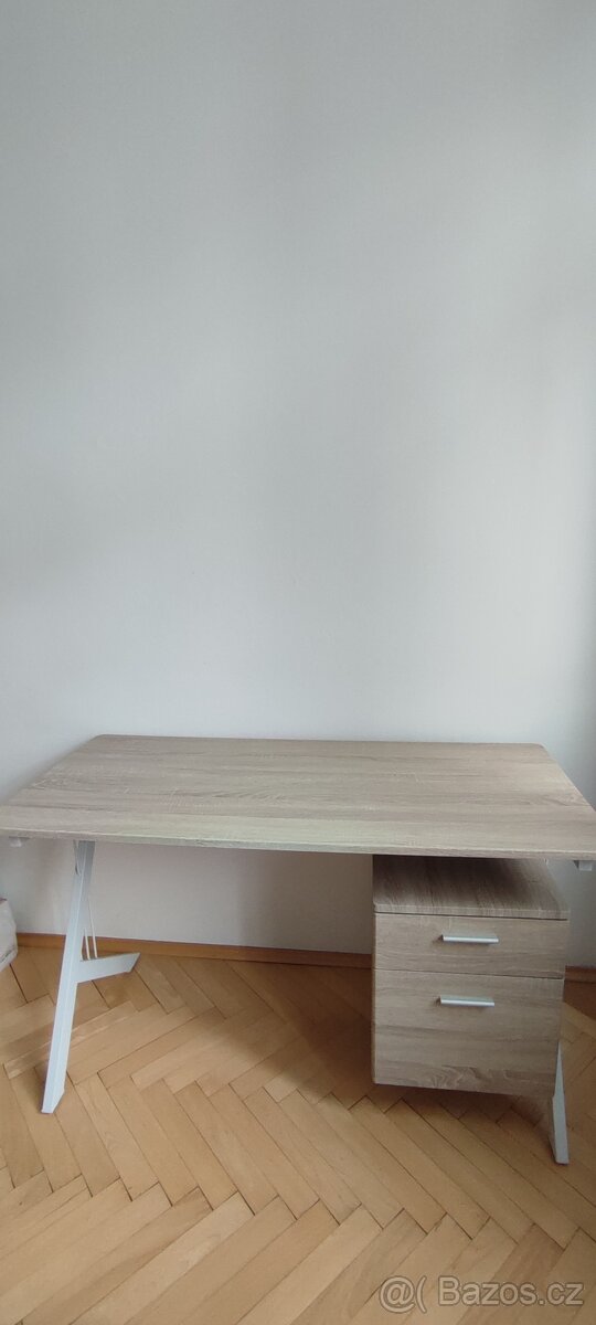 Psací stůl a ergonomická židle - 2