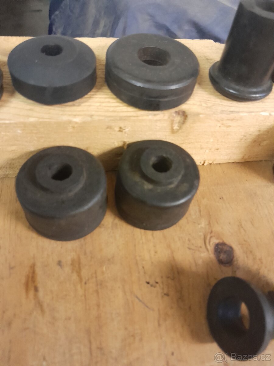 OCTAVIA,FELICIA,SPARTAK - 2