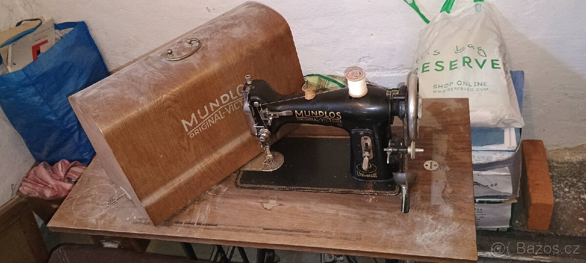Šicí stroj stary - 2