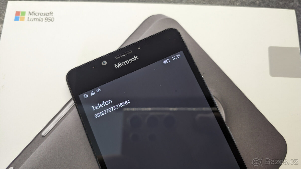 Microsoft Lumia 950 černá - 2