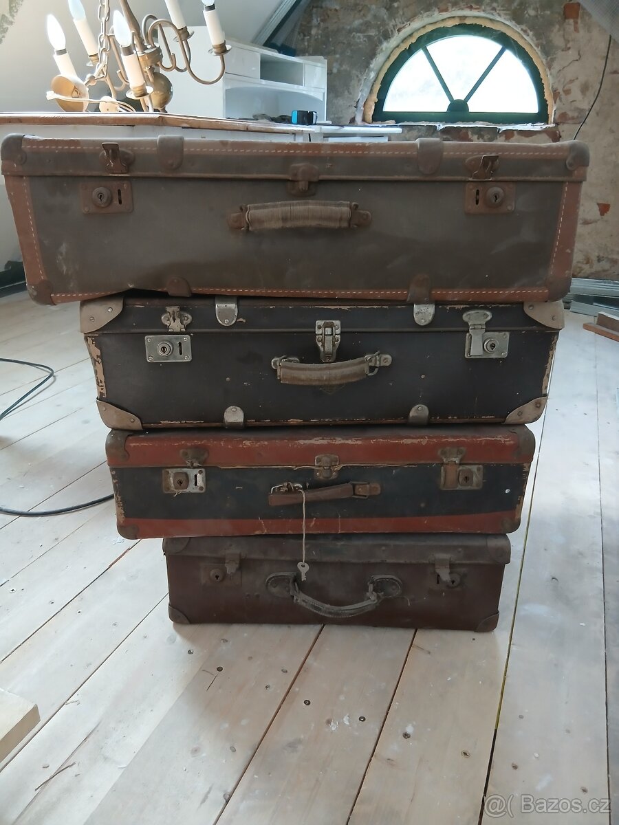 Staré kufry - 2