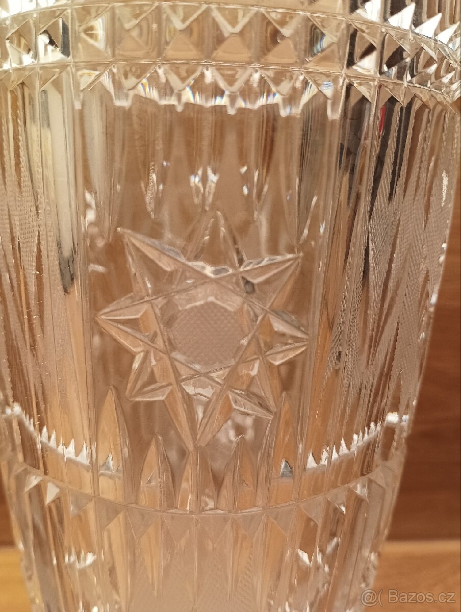 Broušená váza - 2