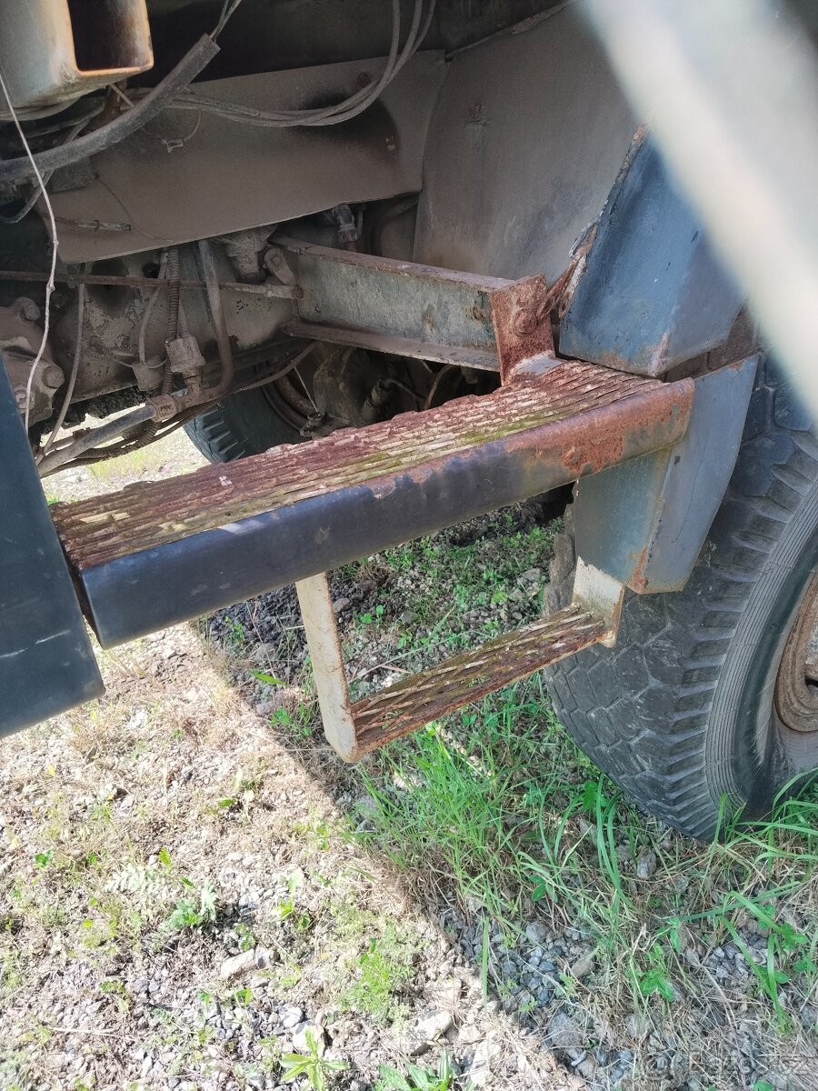 Prodám schůdky Tatra 815 - 2
