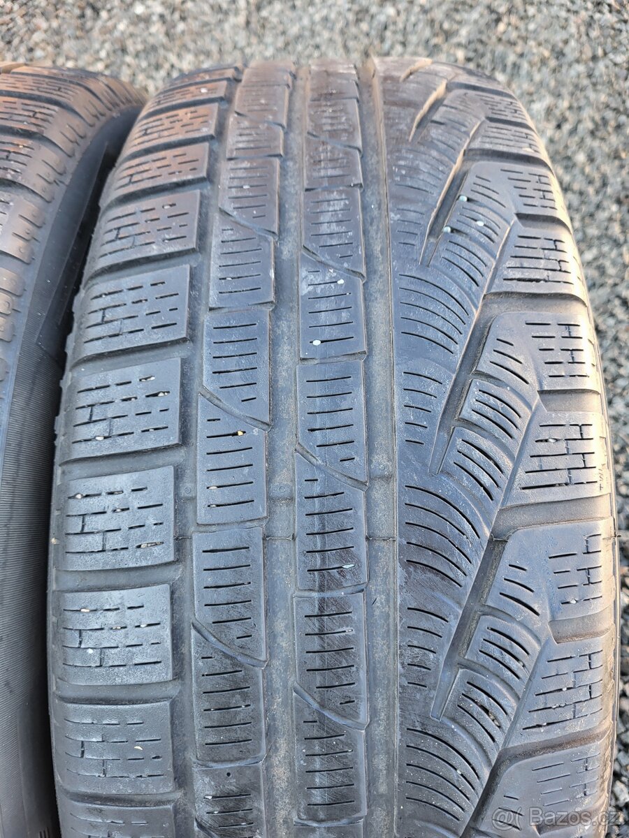 2x 235/55R18 Pirelli Sottozero Winter - 2