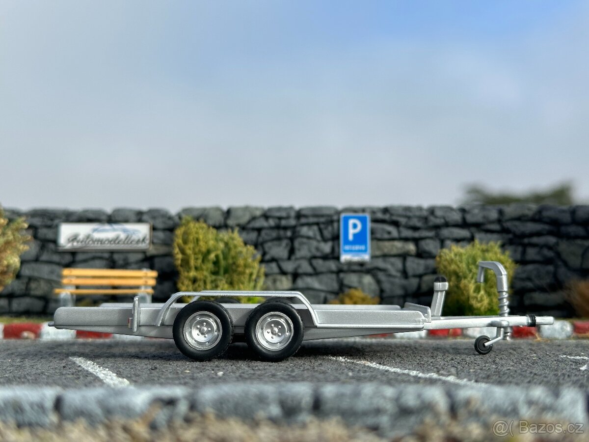 Prepravnik na prevoz aut. Mierka 1:43. - 2