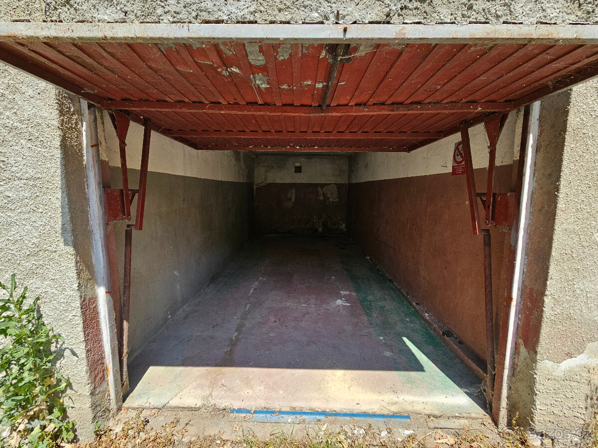 Garáž 20m2 - Praha 4 - 2