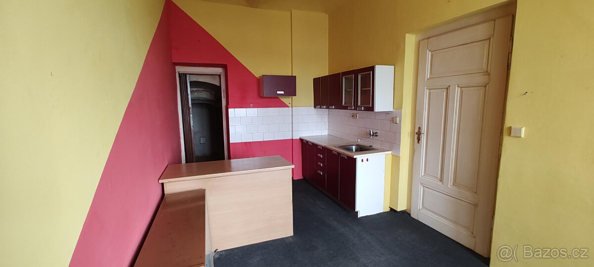 KUCHYŇSKÁ LINKA - S DŘEZEM BAROVÝM PULTEM - 2