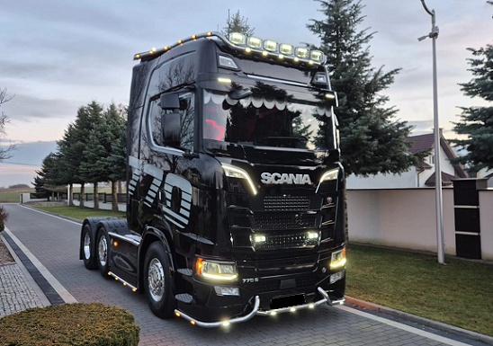 Scania S770 6x2 - tahač návěsů - 2