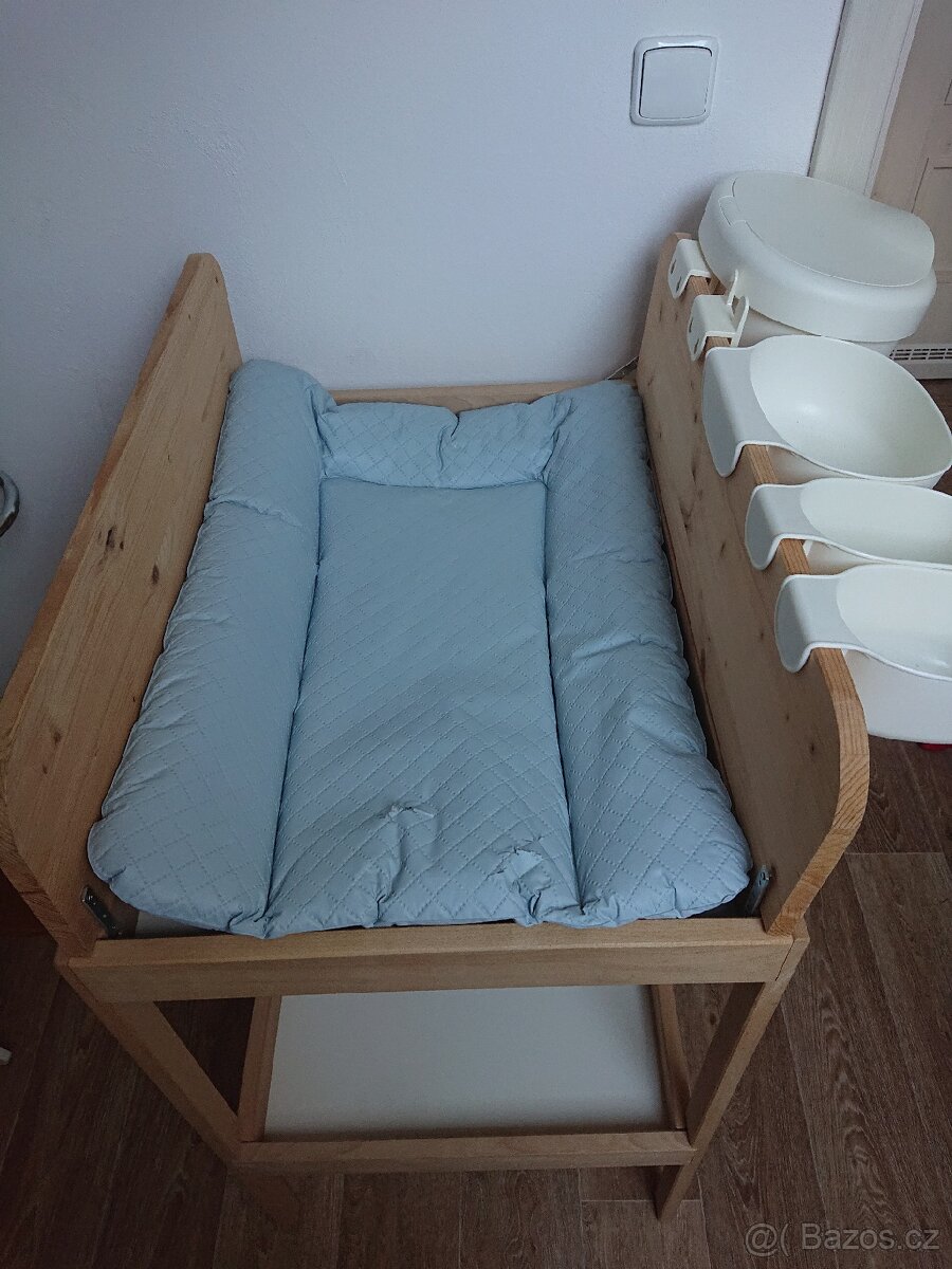 Prebalovaci pult s podložkou a příslušenstvím - 2