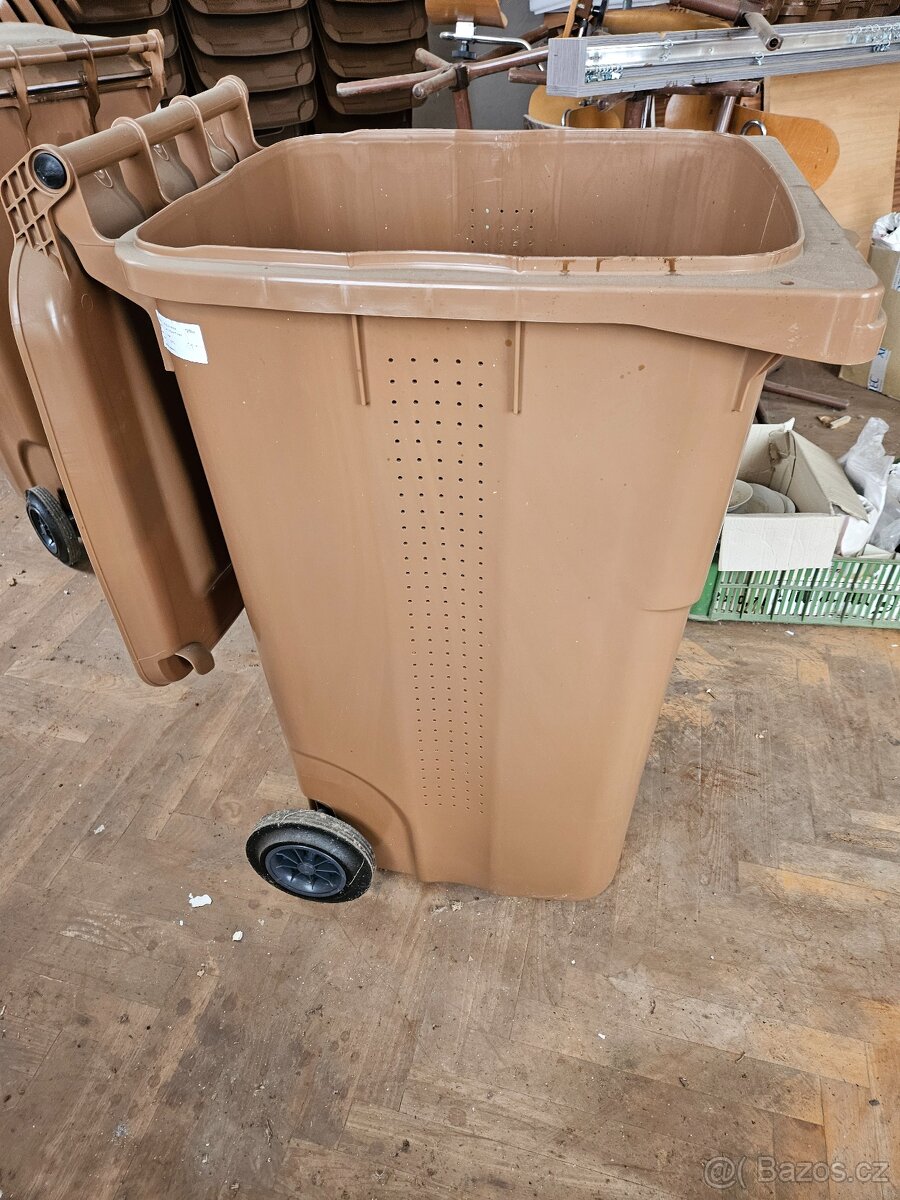 Popelnice na bio - 2