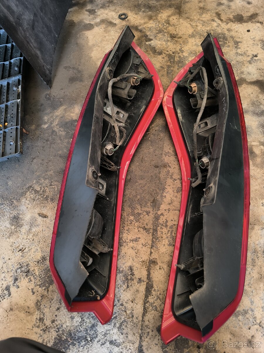 Nissan x-trail 2 zadní světla - 2