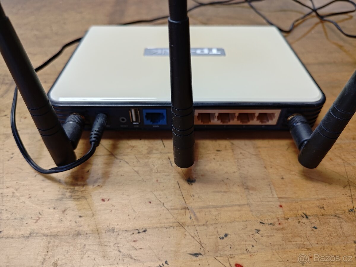 TP-Link Wi-Fi router TL-WR1043ND - 2