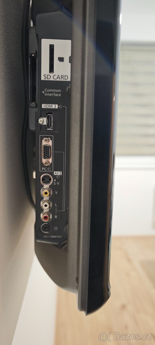 Televize Panasonic 105 cm - 2