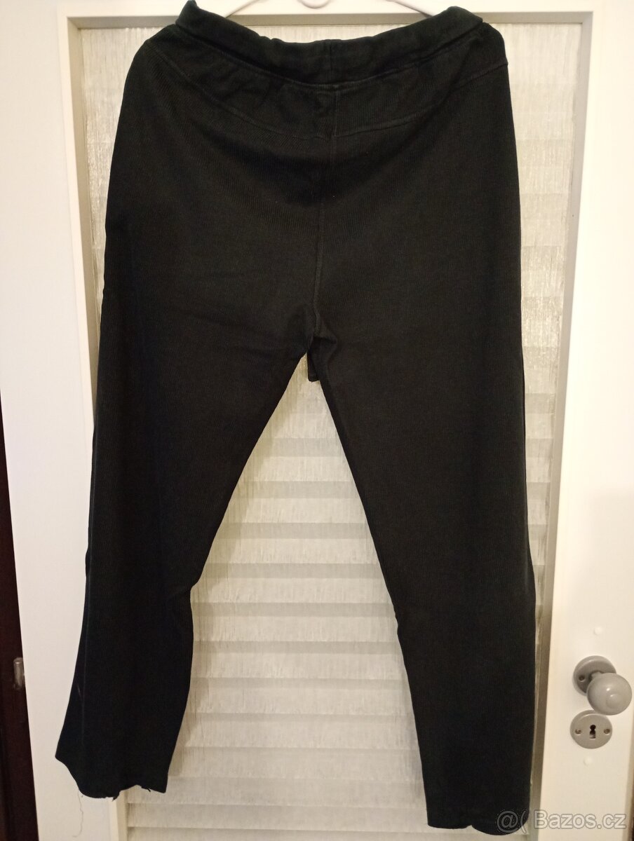 Černé a modré tepláky zn.Wolf vel.M - 2