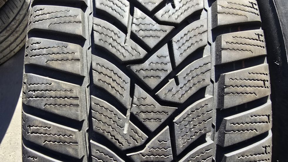 Zimní pneu 205/60/16 Dunlop - 2