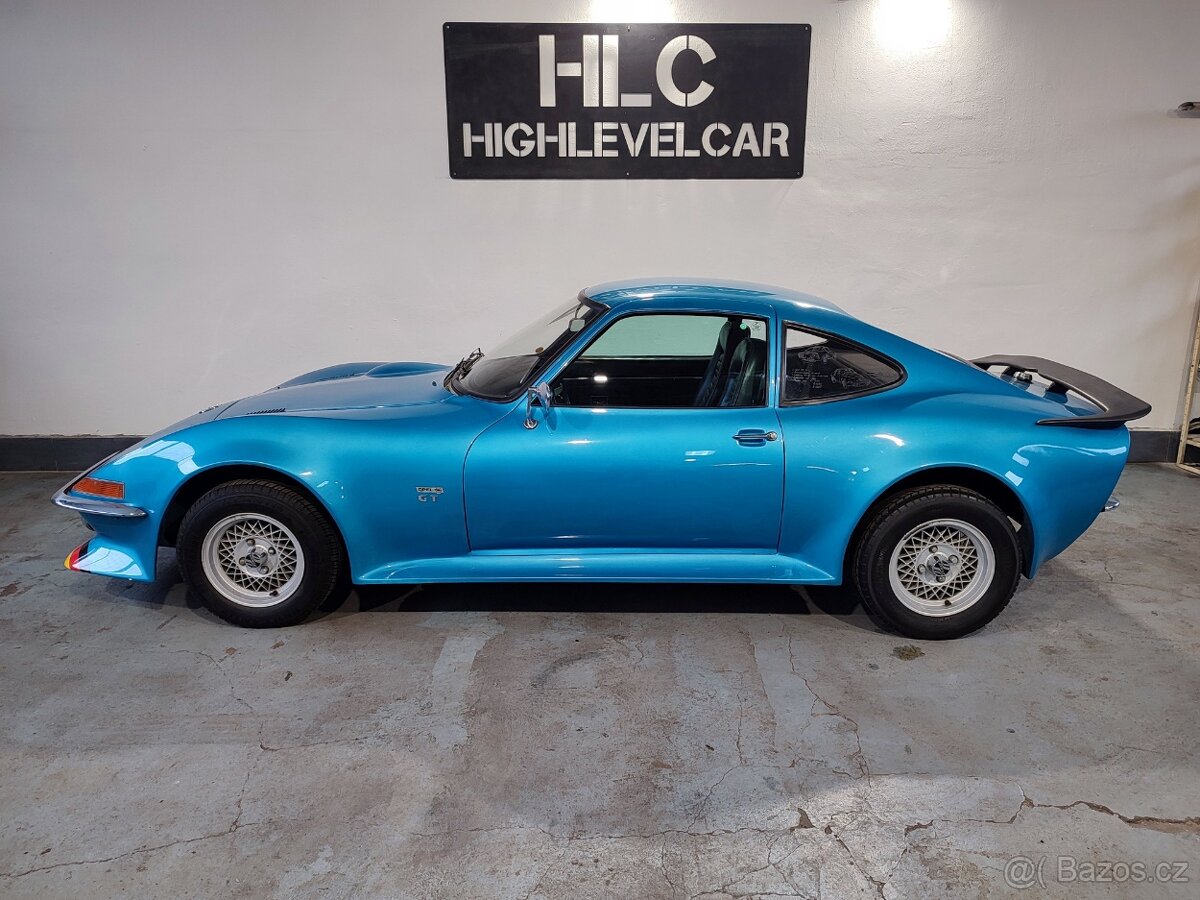 Opel GT 1900 veterán - 2