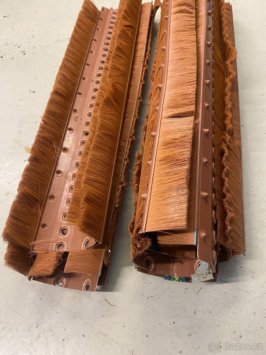 Větrací pás s kartáčem - 2