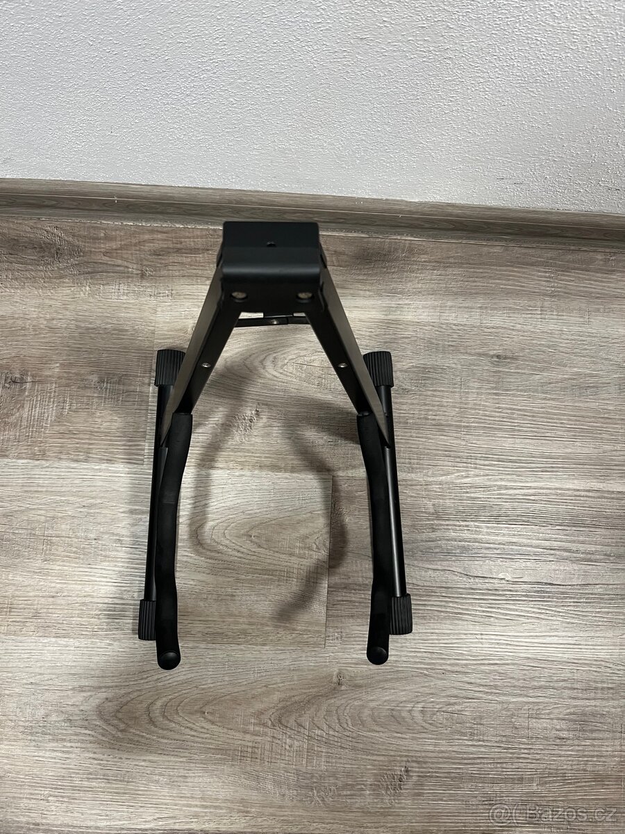 Stojan na kytaru - 2