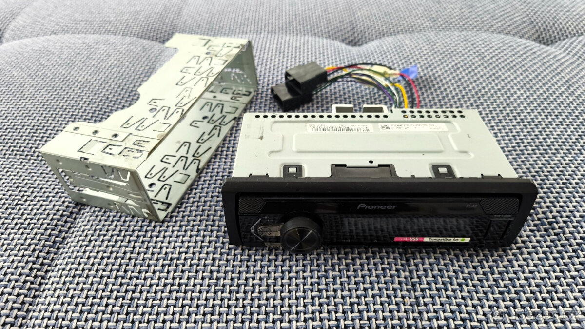 Autorádio Pioneer MVH-S120UB - 2