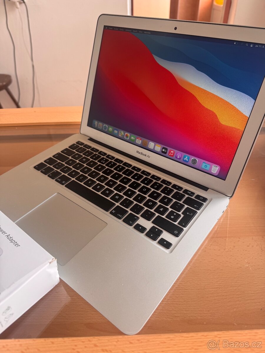 Prodam Macbook 2500kč - 2