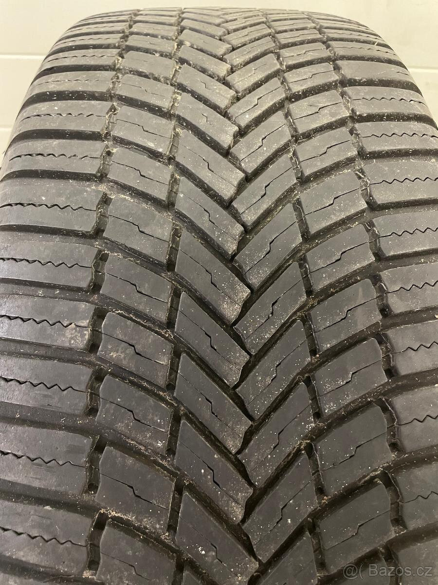 Bridgestone Weather Control 235/50 R19 103W - 2