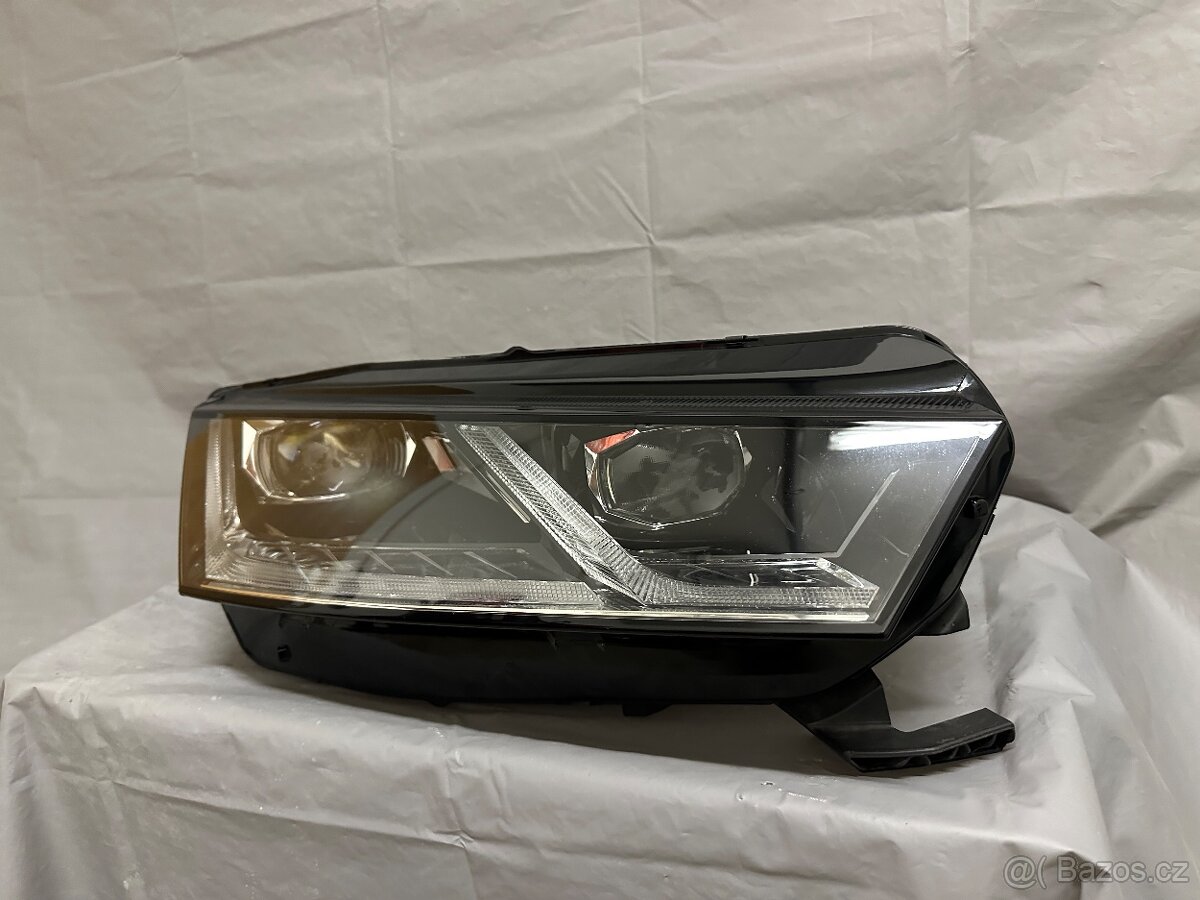 Škoda Octavia 4 pravý full led - 2