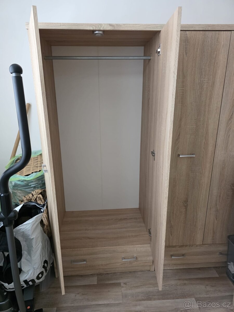 Šatní skříně - 2