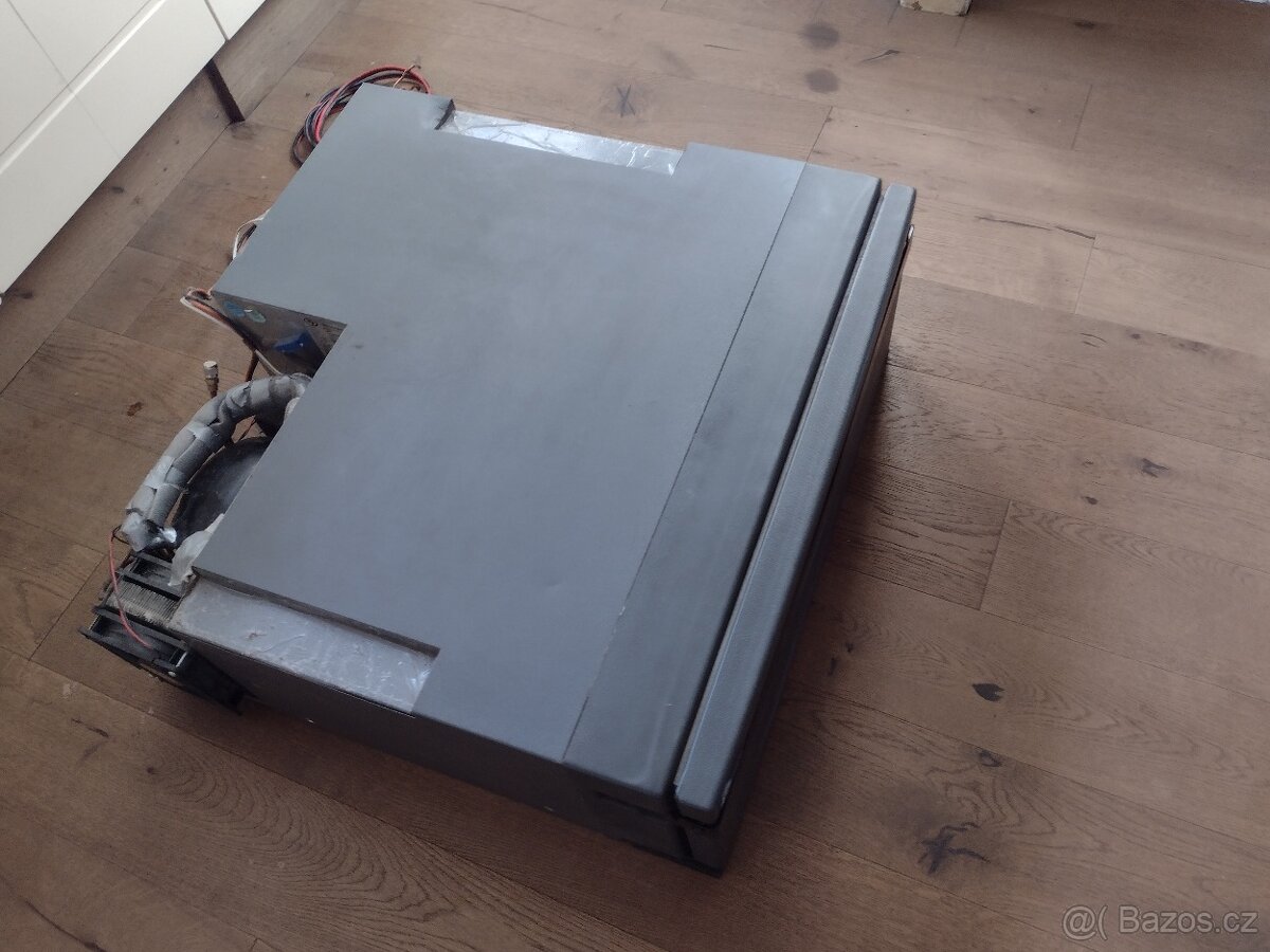 Auto kompresor Lednice 12V/ 24V šuplík - 2