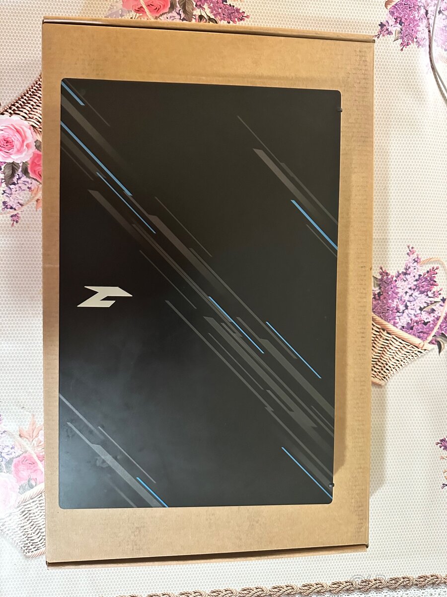 Acer Nitro v15 rtx 4050, intel i5 , 1 trb - 2