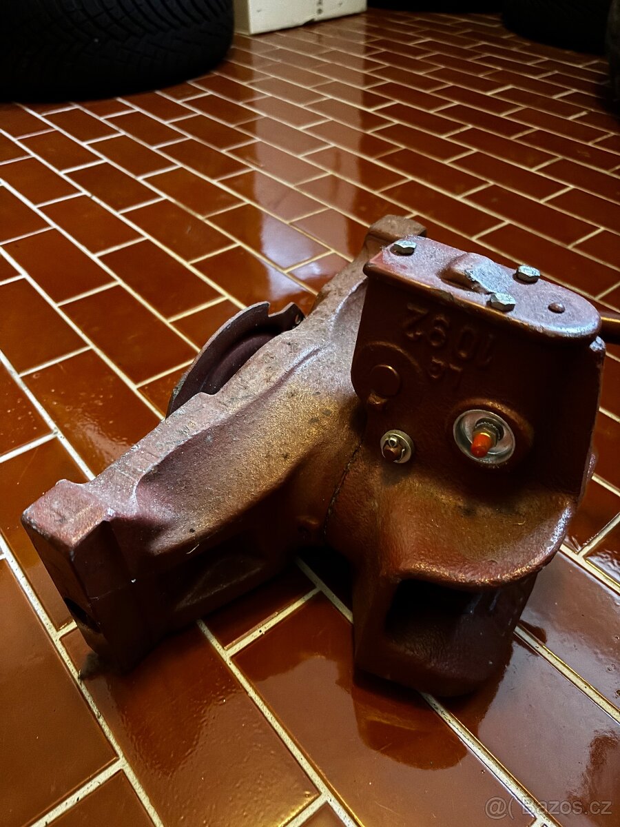 Automatický závěs Zetor - 2
