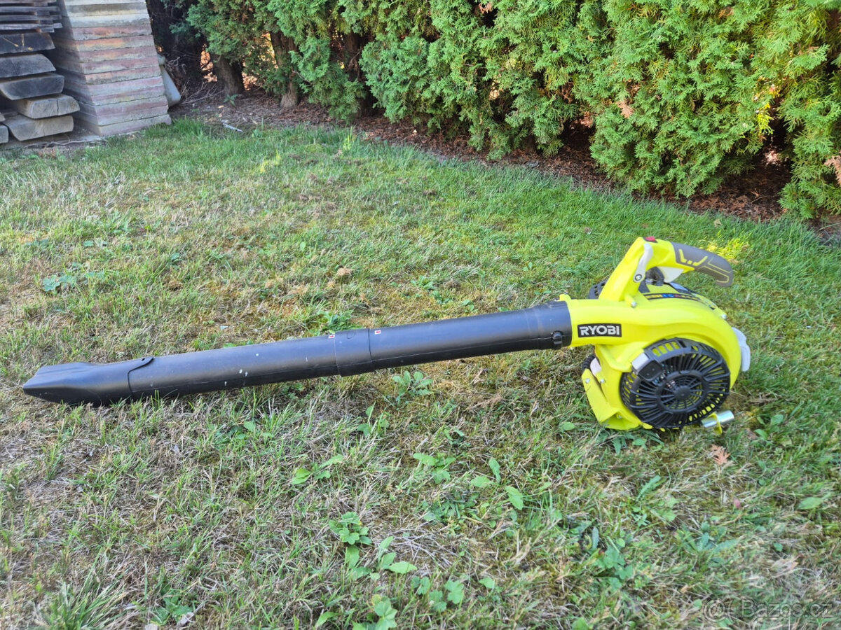 vysavač a fukar Ryobi - 2