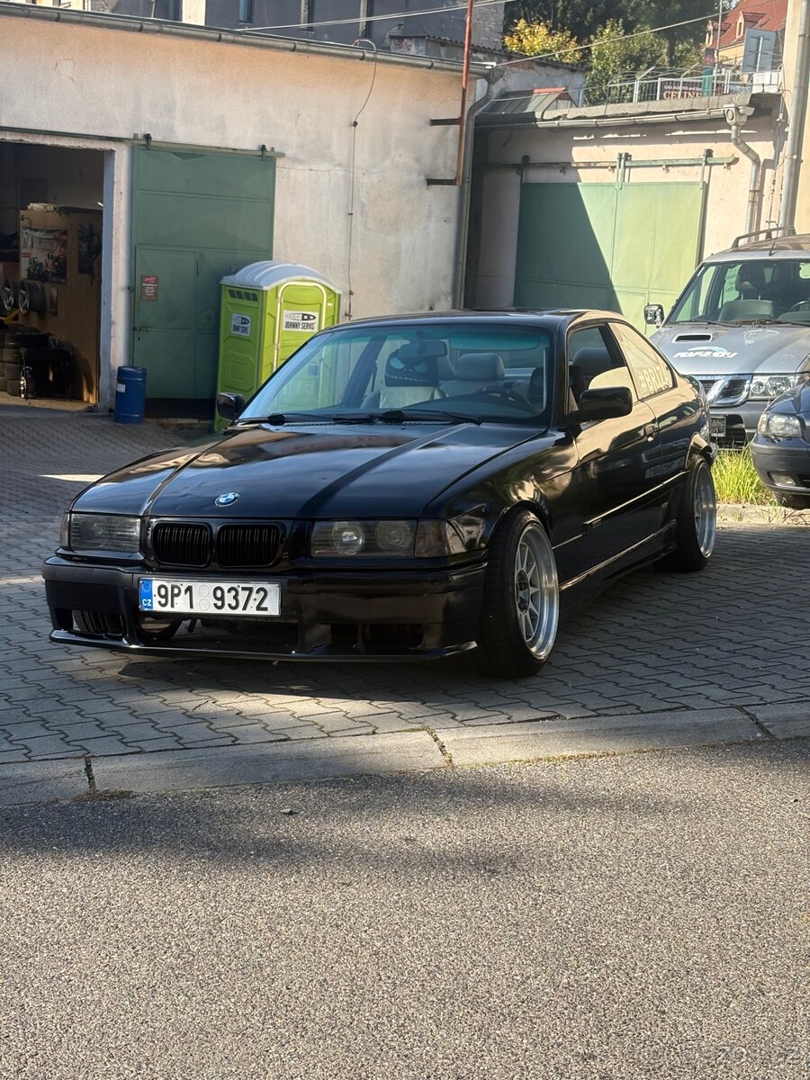 BMW e36 328i coupe - 2