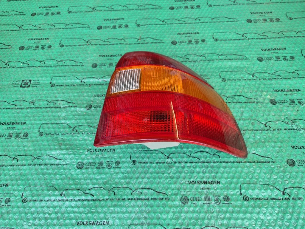 pravé zadní světlo Opel Astra F 90442021 , 1222006 - 2