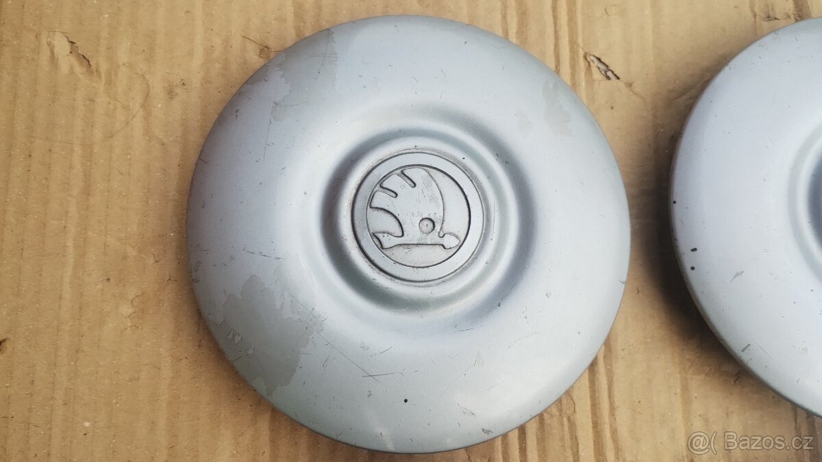 Škoda Felicia středové pokličky krytky kol 13" 4x100 - 2