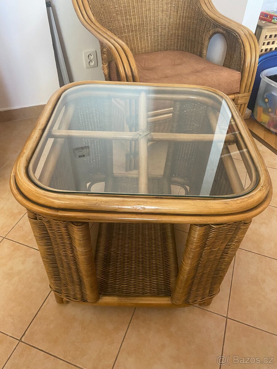 Skleněný stolek - 2